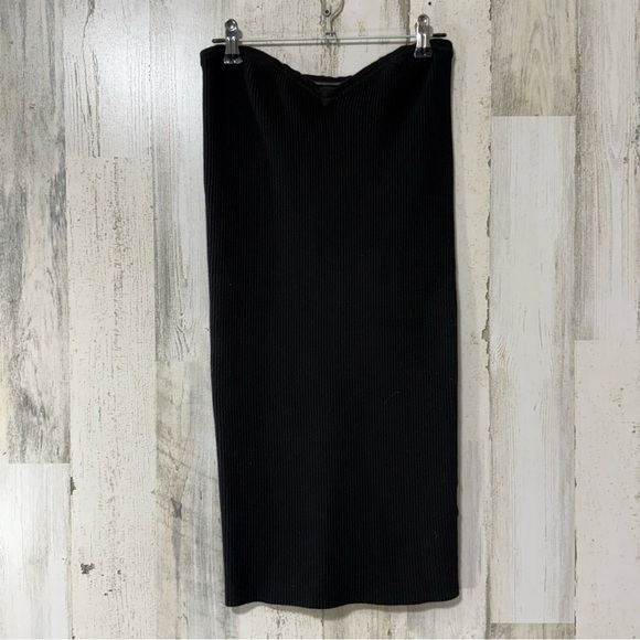 Guess Dresses & Skirts - Guess Slimming Black Ribbed Mini Dress Strapless